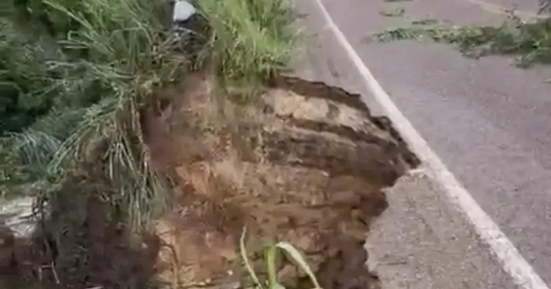Trecho da BA-142 apresenta risco de desabamento entre Ituaçu e Barra da Estiva