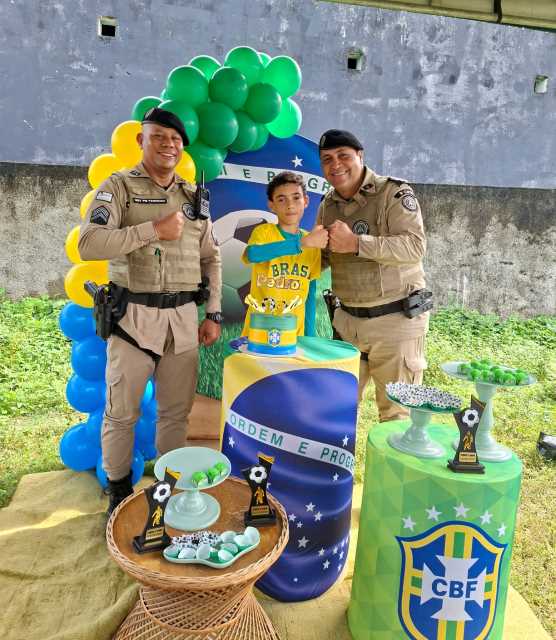 Orgulho e admiração: Pedro reúne amigos e a Polícia Militar em sua festa de 12 anos