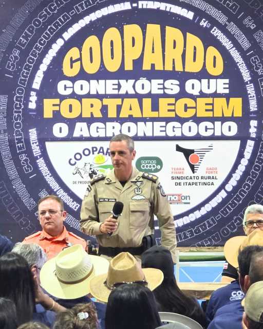 Comandante da 8ª CIPM prestigia a cerimônia oficial de abertura da Exposição de Itapetinga