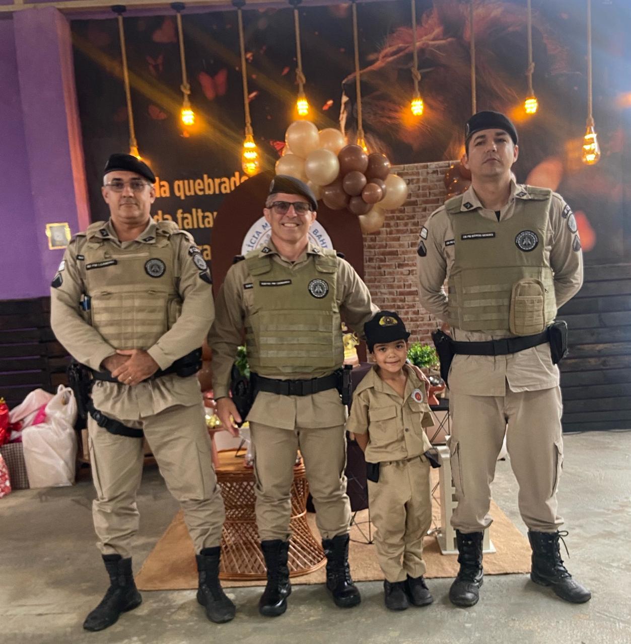 Gabriel completa seis anos com uma festa cheia de alegria e inspiração na Polícia Militar