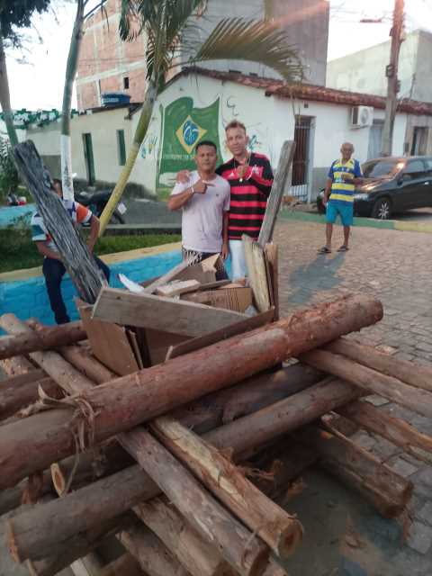 Parceria entre Ualas do Gás e Adalton garante tradicional fogueira junina nas Casas Populares