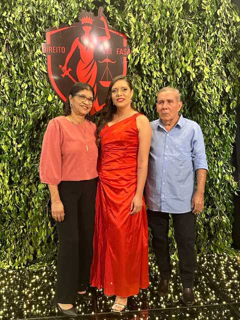 Da dedicação à conquista: Ileana Ribeiro, filha de Dorizão e Eliana, é a mais nova advogada de Itapetinga