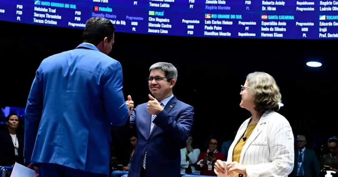 Senado aprova MP do Frete com mudanças no piso salarial nacional dos caminhoneiros; texto vai à sanção