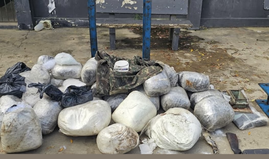 Operação em Nazaré apreende armas, munições e estrutura usada para tráfico de drogas