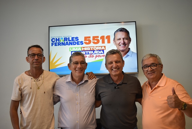 Deputado federal Charles Fernandes é recebido com entusiasmo no Espaço Celebrar, em Itapetinga