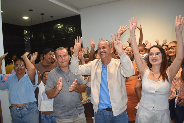 Multidão prestigia Elinaldo Araújo em encontro no Espaço Celebrar em Itapetinga