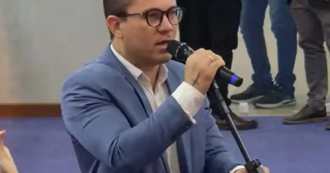 Vereador acusa esquema de propina para obter certificado de construção em Feira de Santana: “tenho que molhar a mão”