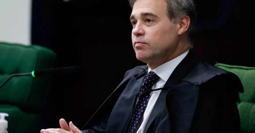 Áudios e mensagens revelam encontro entre Vorcaro e Mendonça; ministro admite e diz que se “limitou a ouvi-lo”