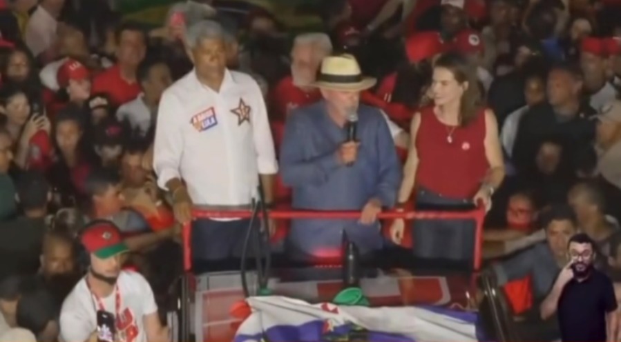 Lula faz discurso em Juazeiro e diz que “ladrão não vai governar o Brasil”