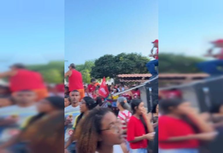 Apoiadores de Lula realizam ato no Largo do Andaiá, em Santo Antônio de Jesus