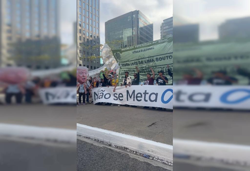 Manifestantes cobram Meta por restrições a conteúdos políticos às vésperas da eleição
